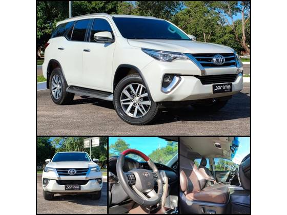 TOYOTA HILUX SW4 2.8 SRX 4X4 16V TURBO INTERCOOLER DIESEL 4P AUTOMÁTICO TOYOTA HILUX SW4 2.8 SRX 4X4 16V TURBO INTERCOOLER DIESEL 4P AUTOMÁTICO